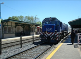 Durante la época de UGOFE, un tren diésel detenido en la estación.