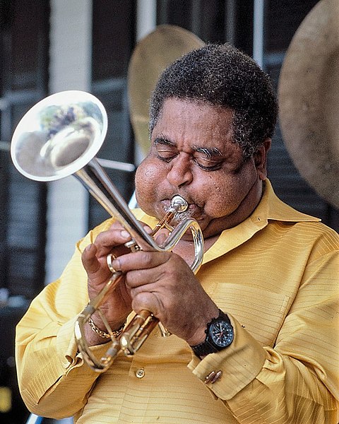 File:Dizzy Gillespie playing trumpet.jpg