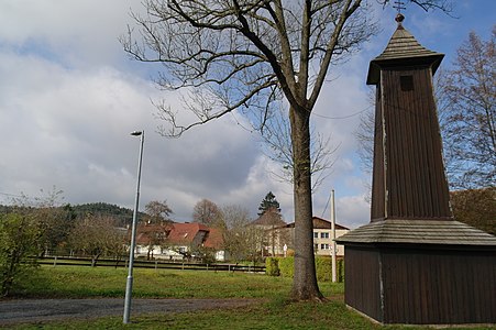 Tour-clocher en bois.