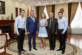Группа DoReDos с президентом Приднестровья Вадимом Красносельским. 27 сентября 2017 года