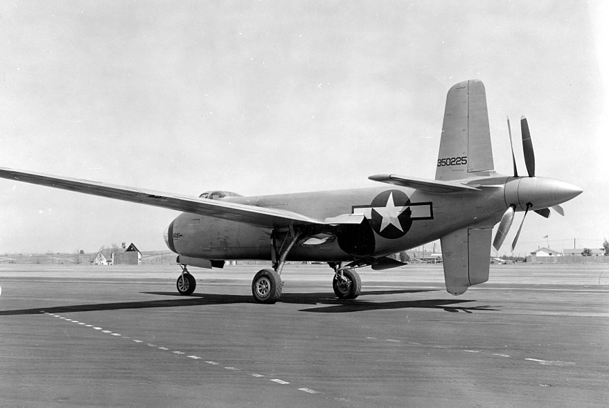 Les marines Groenlandaise et islandaise 880px-Douglas_XB-42_rear