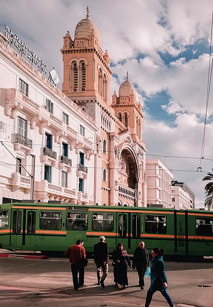 File:Downtown Tunis.jpg