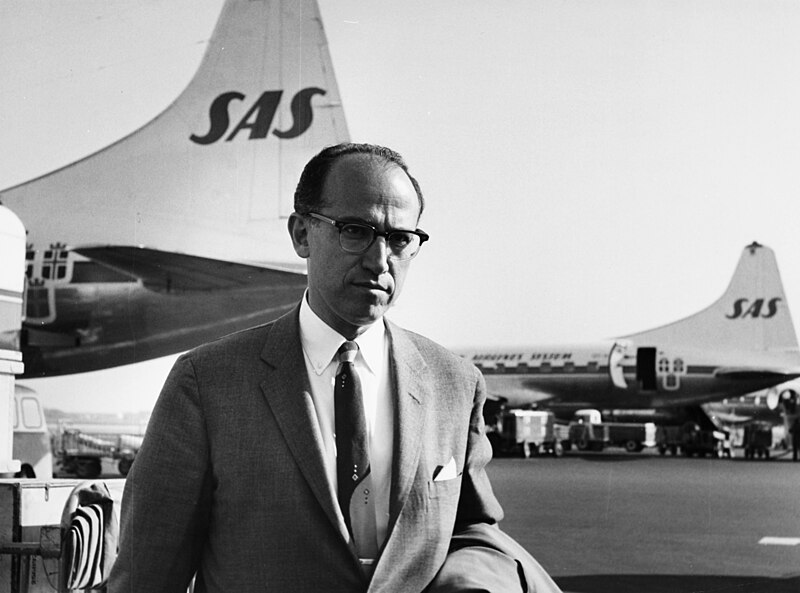 File:Dr Jonas Edward Salk, creator of Salk polio vaccine, at Copenhagen Airport.jpg