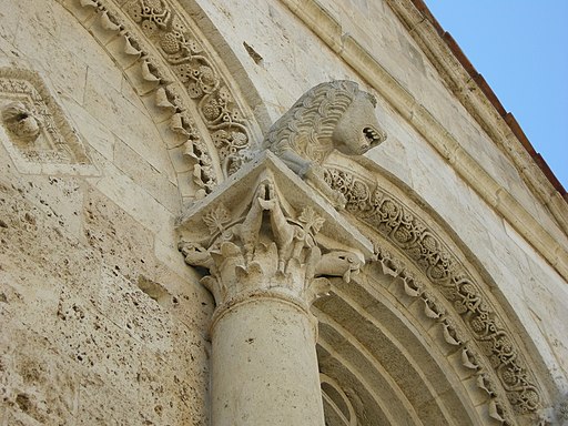 Duomo di Massa Marittima, esterno, capitello