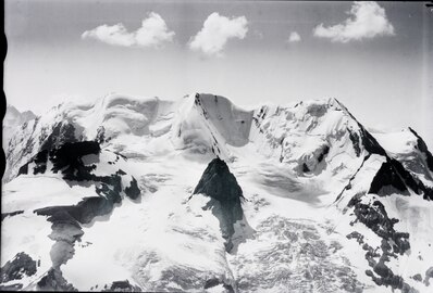 old photo of glacier (1929), mountains Morgenhorn, Wyssi Frau, Ufem Stock, Blüemlisalphorn v. N. W. aus 3200 m