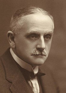 Edmund Jowett 1917 (kırpılmış) .jpg