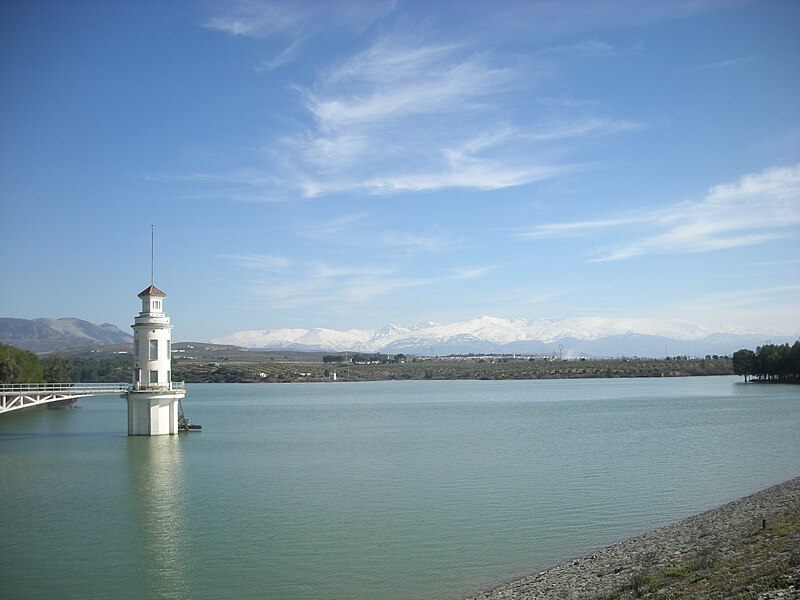 File:Embalse del Cubillas.jpg