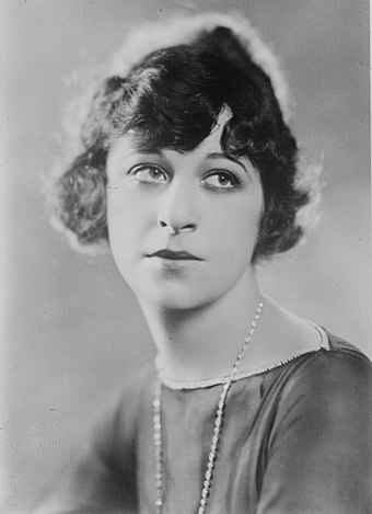 The film is based on the life and love story of Fanny Brice.