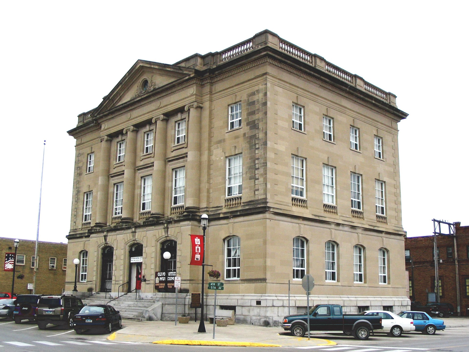 Federal bldg, Devil's Lake ND.jpg