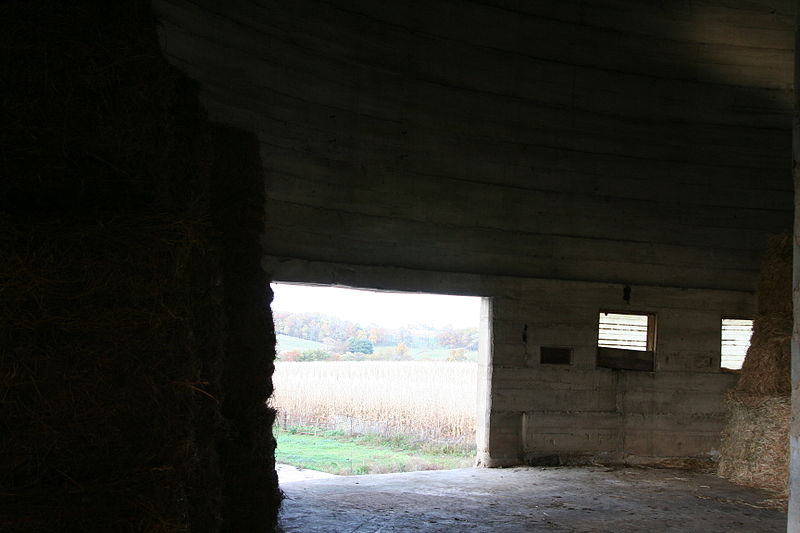 File:Felker Round Barn, Mt. Morris, IL 08.JPG