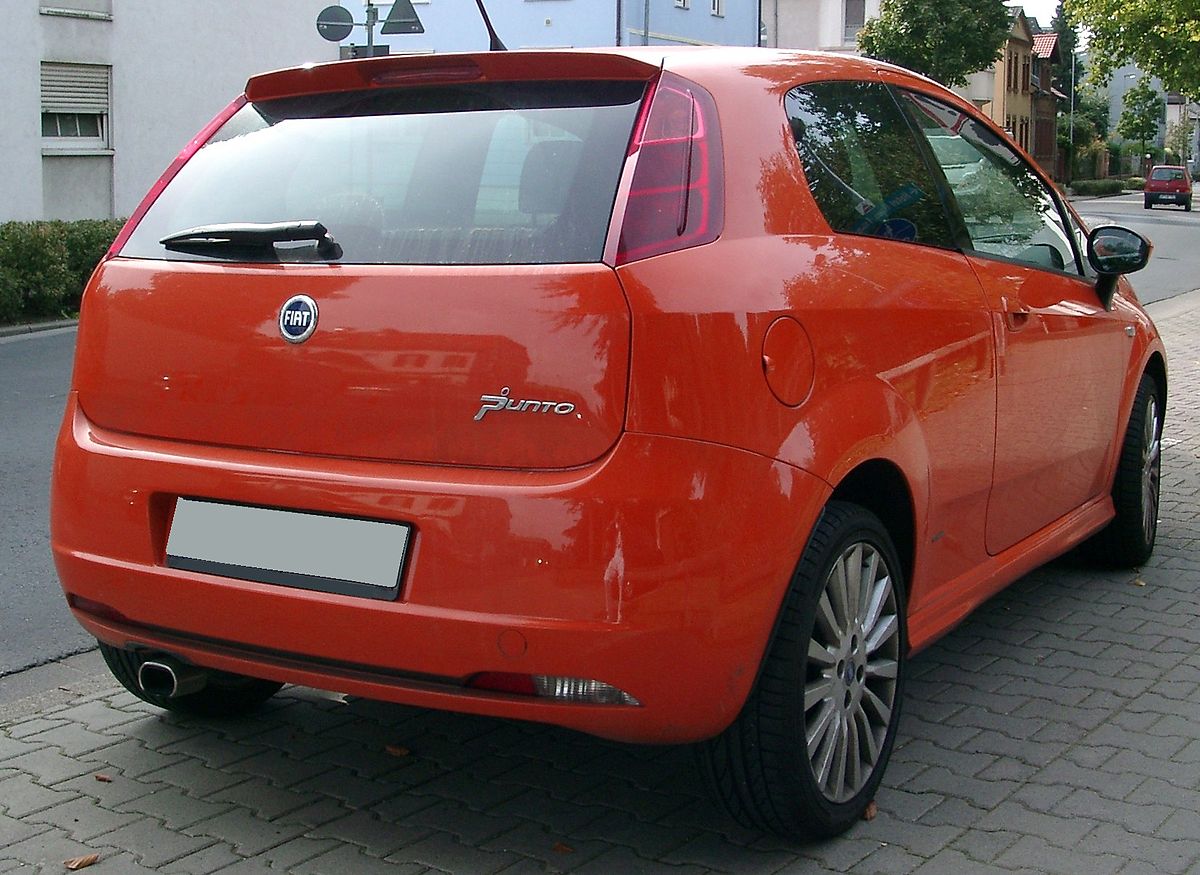 File:Fiat Grande Punto rear 20100723.jpg - Wikimedia Commons