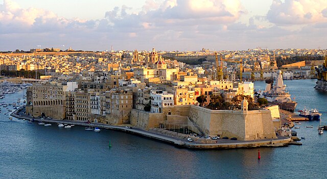 Сенглея — укріплене місто напроти Валетти на Мальті