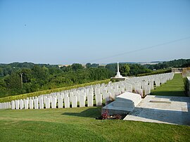 O cemitério de guerra em Gézaincourt