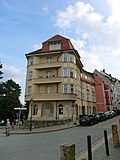 Residential building facing Neißstraße in closed development