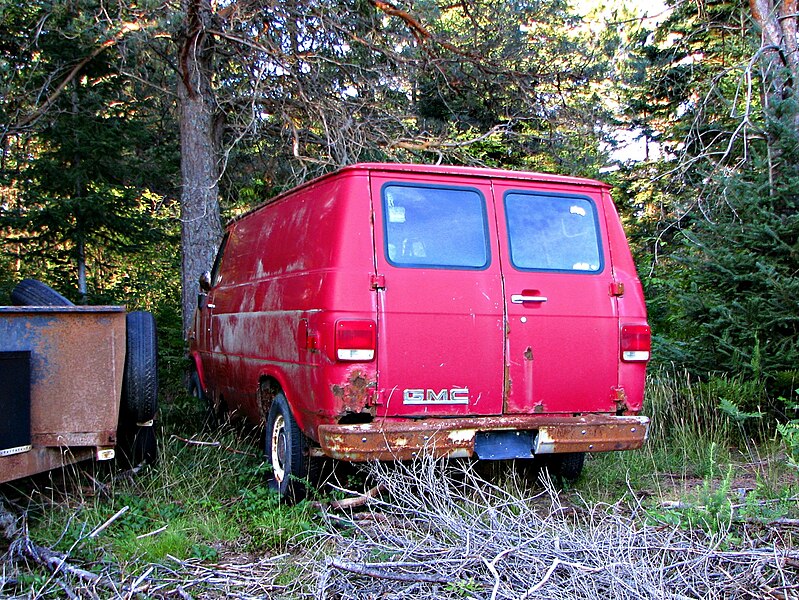 File:GMC Vandura 2500 (4852212538).jpg