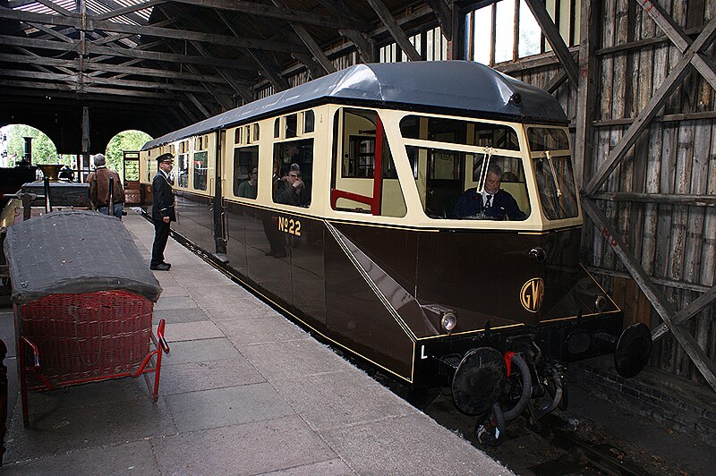 File:GWR diesel railcar No.22 - 14370034676.jpg