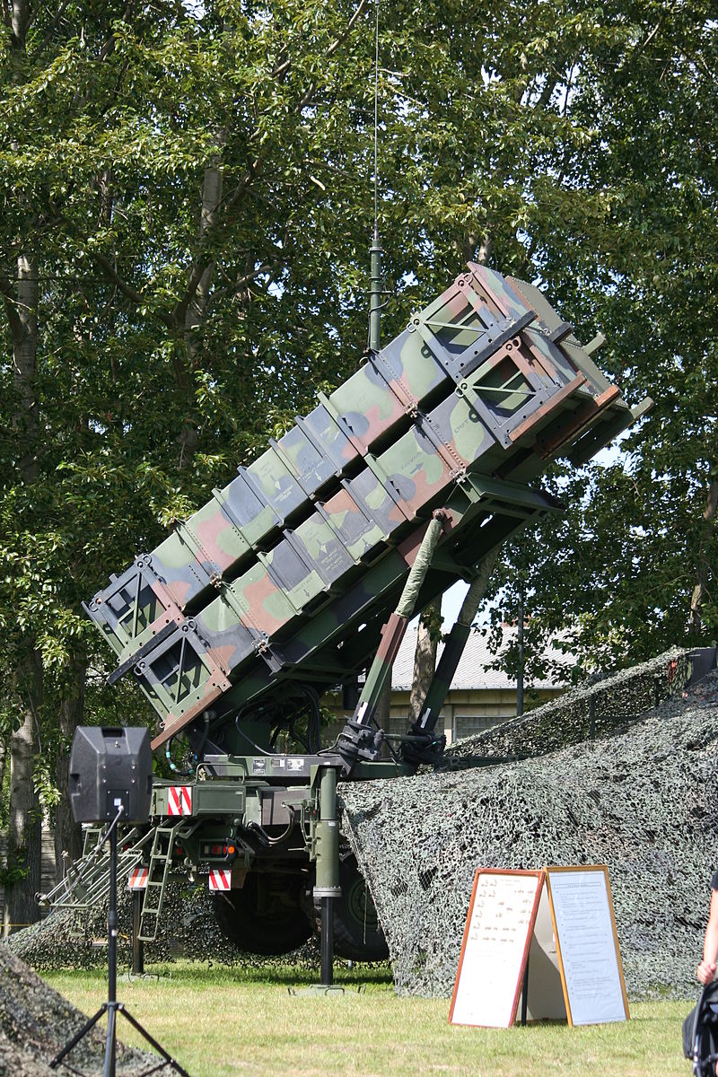 File:German PATRIOT Raketenabwehr - Rostock Warnemünde.jpg - Wikimedia  Commons