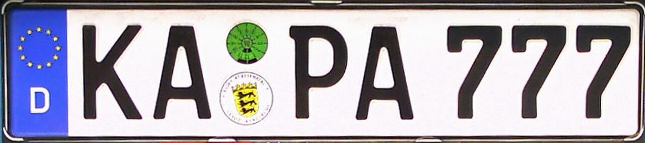 Номер де. Автомобильные номера Германии. Номерные знаки на авто в Германии. Регистрационный знак Германии. Германия гос номер авто.