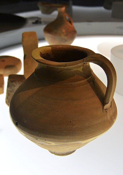 File:Gerra de ceràmica, s. I - II dC, museu arqueològic i etnològic del Comtat.JPG