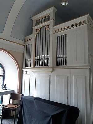 Girod, St. Jakobus, Horn-Orgel (1).jpg