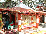 నైనీతాల్ సమీపంలో ఉన్న ఘోరకల్ వద్ద గొలు దేవతా ఆలయం.