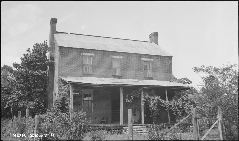 File:Graves, Maggie Sharp, home - NARA - 279956.tif