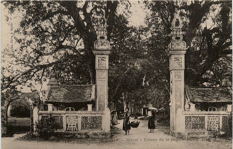 File:Hanoi - Entrée de la pagode Balny.jpg