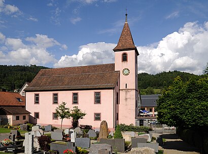 So kommt man zu Evangelische Kirche Hasel mit den Öffentlichen - Mehr zum Ort Hier