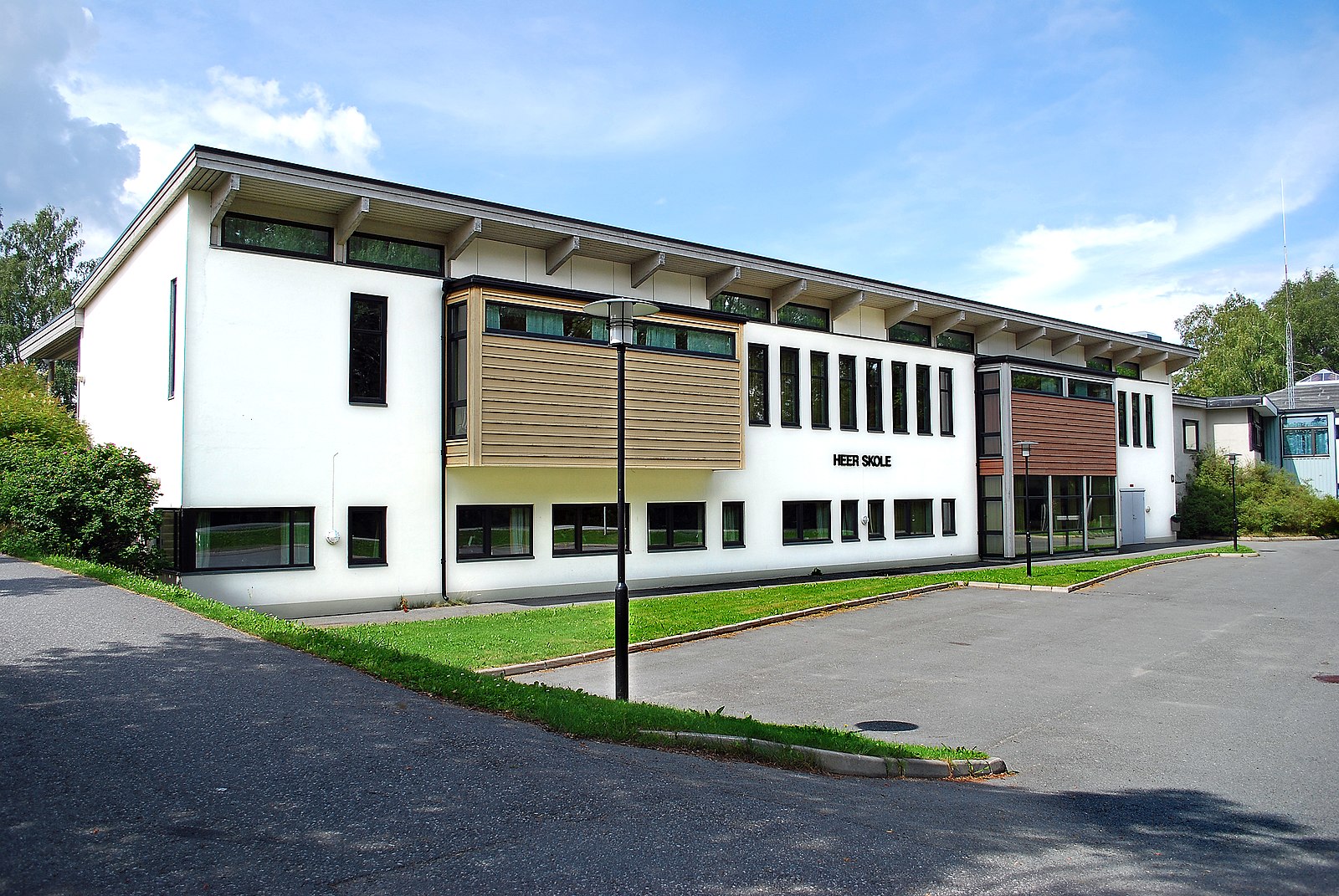 File:Heer skole (8367365744).jpg.