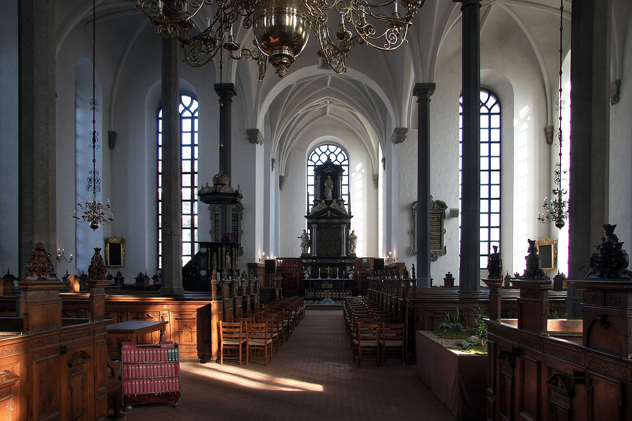 File:Heliga Trefaldighets kyrka, Kristianstad,-8.jpg - Wikimedia Commons