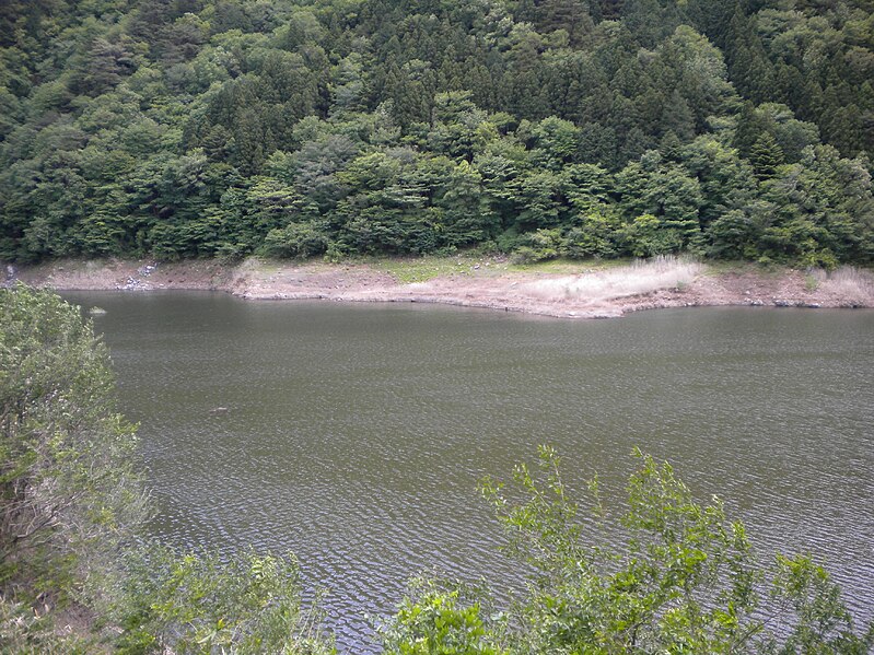 File:Higashikoya reservoir.jpg