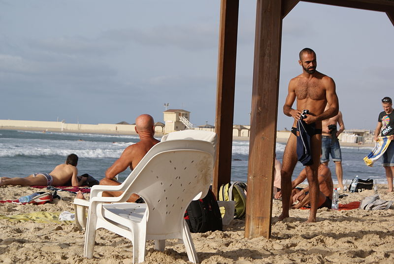 File:Hilton Beach - Tel Aviv (1) (5365344274).jpg