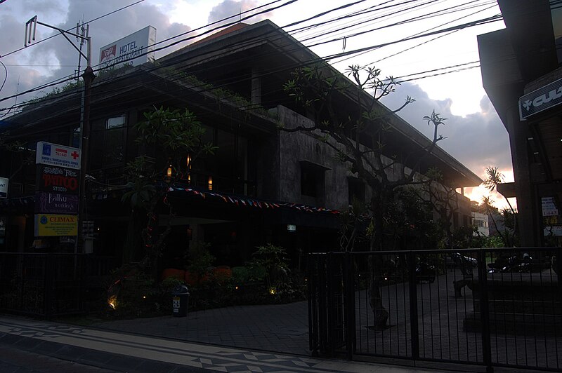 File:Hotel-legian hariadhi.jpg