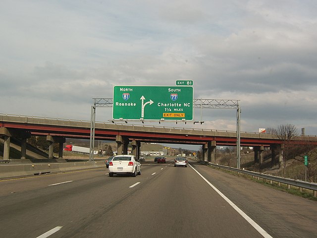 I-81 northbound at the northern end of the I-77 concurrency