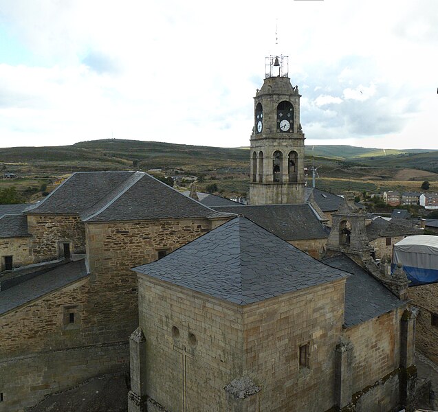 File:IglesiaDeSantaMaríaDePueblaDeSanabriaP1130737-P1130738.jpg