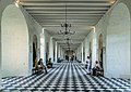 Interior gallery in the Castle of Chenonceau 01.jpg