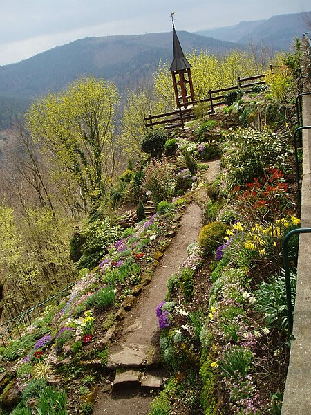 File:Jardin de la Grotte Saint-Vit.JPG