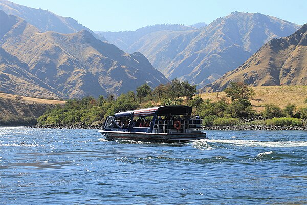 Jet boat tour departing from Pittsburg Landing