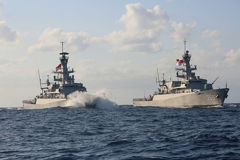 File:KRI Bung Tomo & KRI Usman Harun.jpg