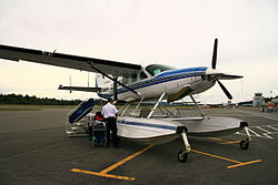 Kenmore Air Cessna 208 (1299917253) .jpg