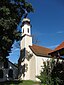 Kath. Filialkirche St. Peter und Paul, kleiner Saalbau mit Zwiebelturm, spätgotischem Chor und romanischem Langhaus; mit Ausstattung.