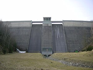 Dam wall