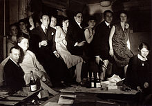 L'équipe de l'atelier de dessin de Ruhlmann, 27 rue de Lisbonne à Paris, vers 1931..jpg