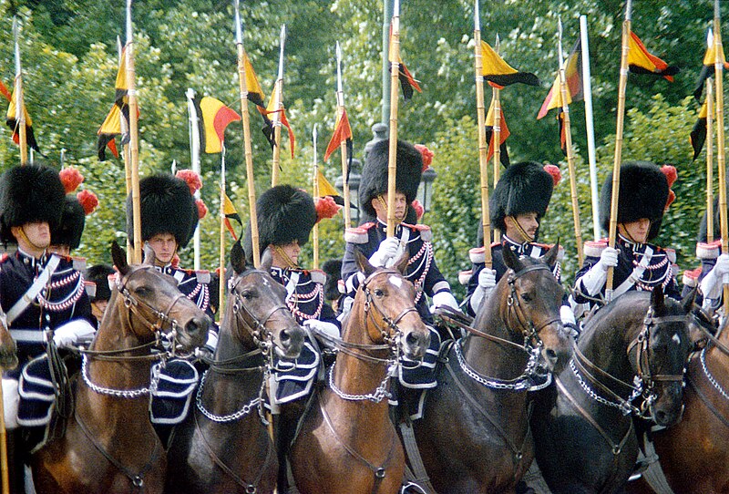 File:L'escorte royale à cheval - 21 juillet 1989 (2).JPG