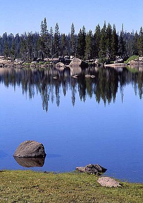 Illustrasjonsbilde av artikkelen Lake Alpine