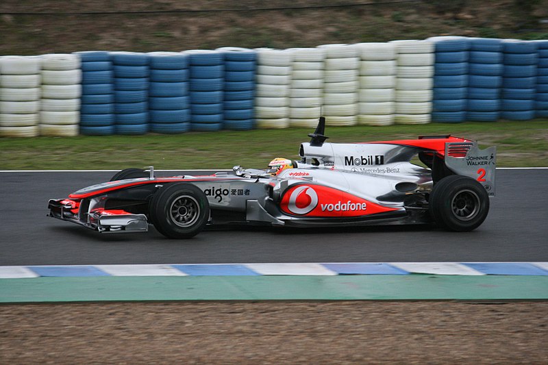 File:Lewis Hamilton tests McLaren MP4-25 at Jerez.jpg