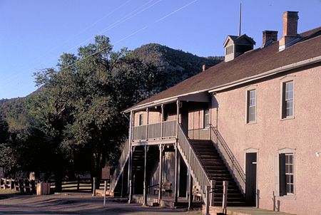 Tập_tin:LincolnNM_Jail_and_Courthouse.jpg