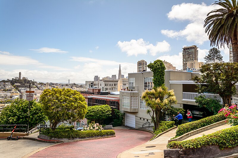 File:Lombard Street, San Francisco, 2022 3.jpg