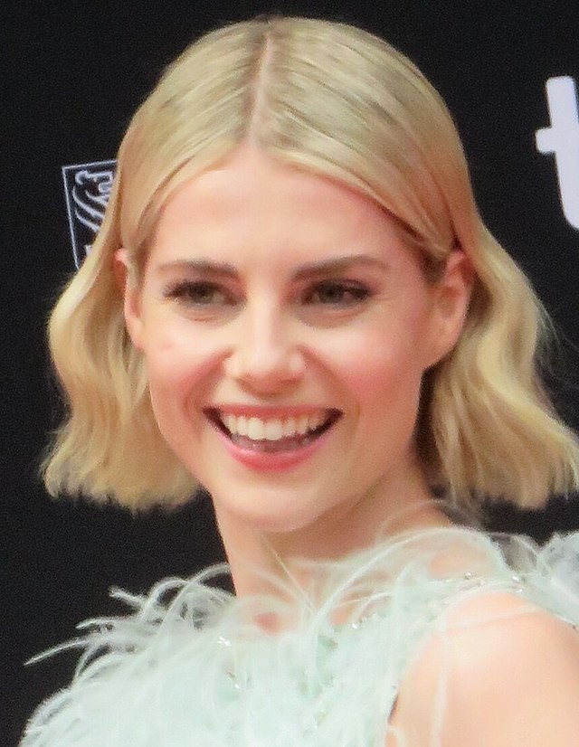 Lucy Boynton - Wikipedia