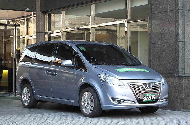 File:Luxgen7 MPV EV+.jpg